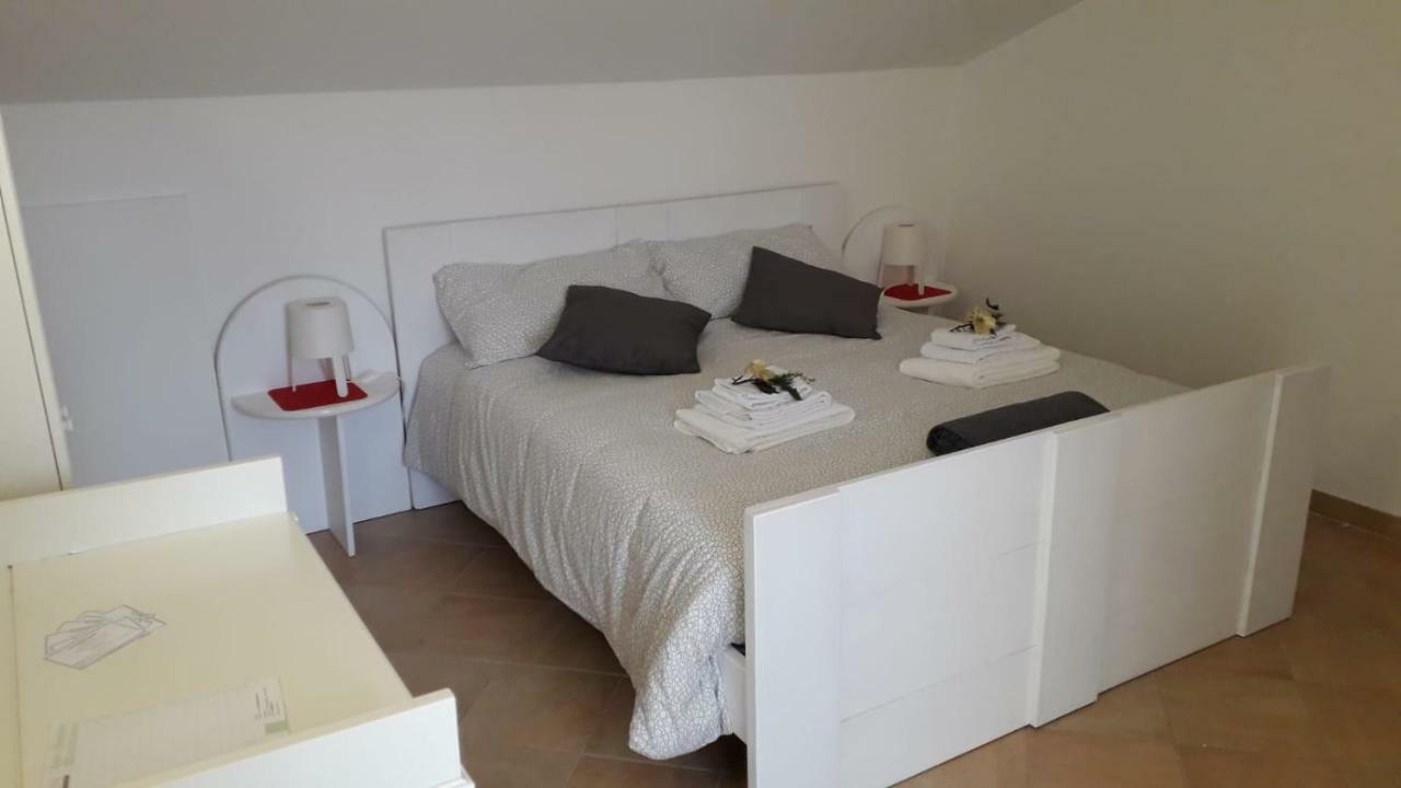 The Holiday House Hotel Santeramo in Colle Exterior foto