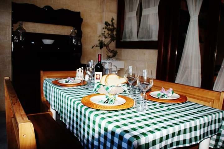 The Holiday House Hotel Santeramo in Colle Exterior foto