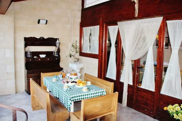 The Holiday House Hotel Santeramo in Colle Exterior foto