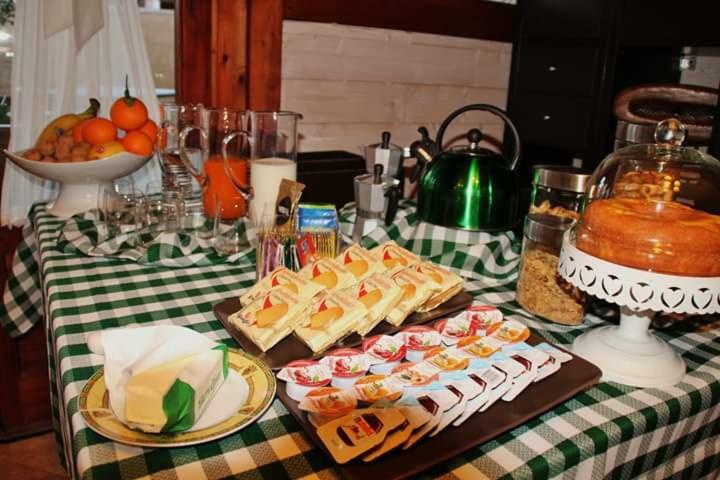 The Holiday House Hotel Santeramo in Colle Exterior foto